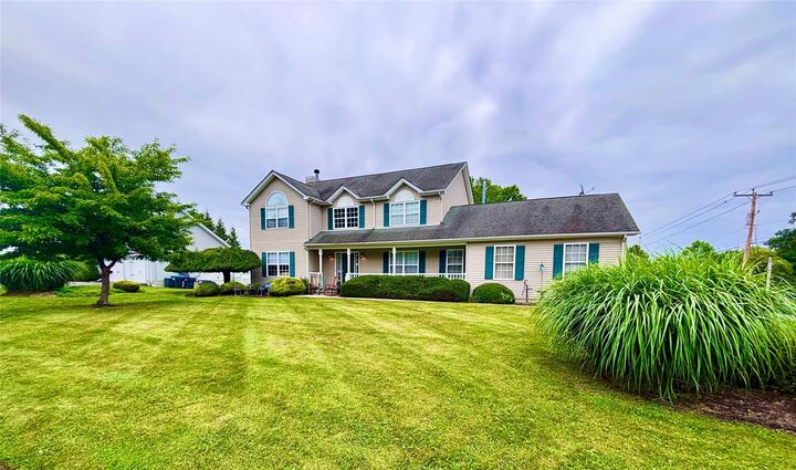 Property Photo: 1002 Forest Glen NY 12553