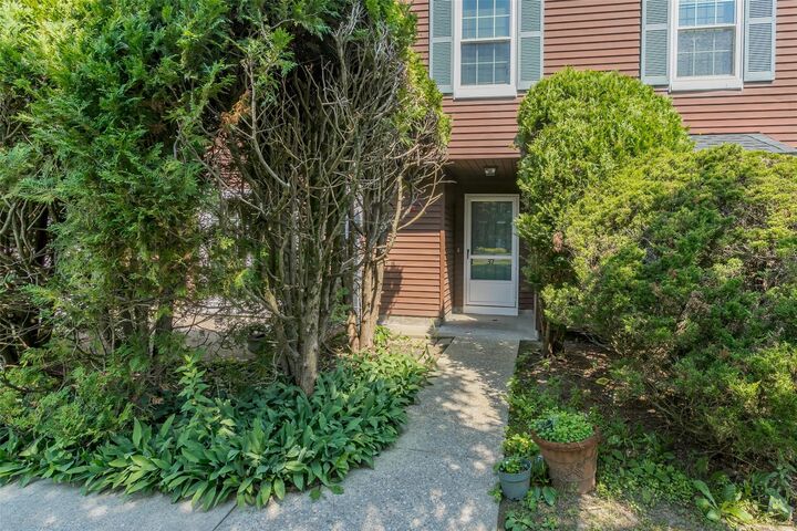 Property Photo: 37 Candlestick Court NY 10990