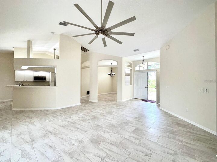 Property Photo: 14017 Wenzel Avenue FL 33981