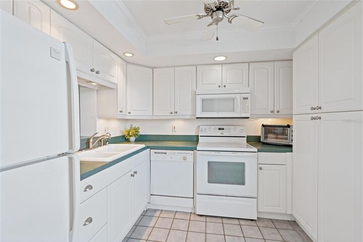 Property Photo:  2621 Cove Cay Drive 407  FL 33760 