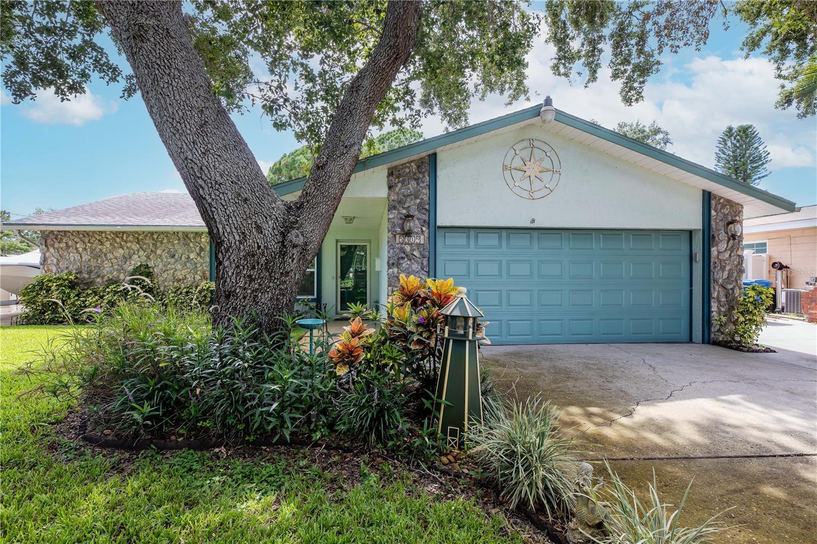 Property Photo: 5319 Cordova Way S FL 33712