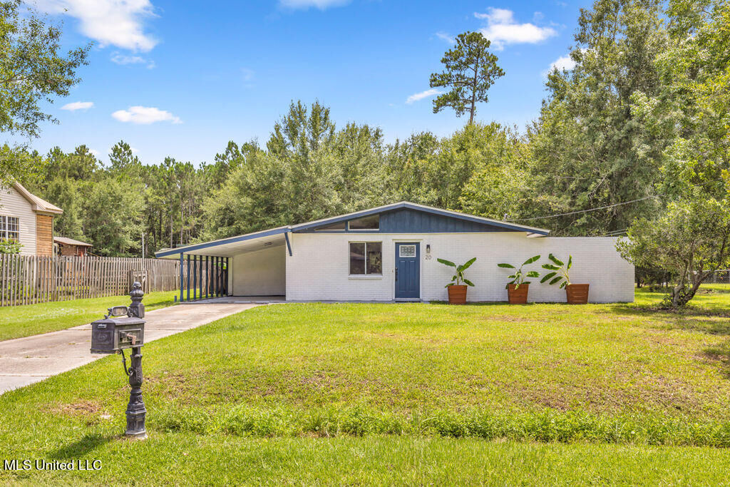 Property Photo:  20 Chantilly Terrace  MS 39520 