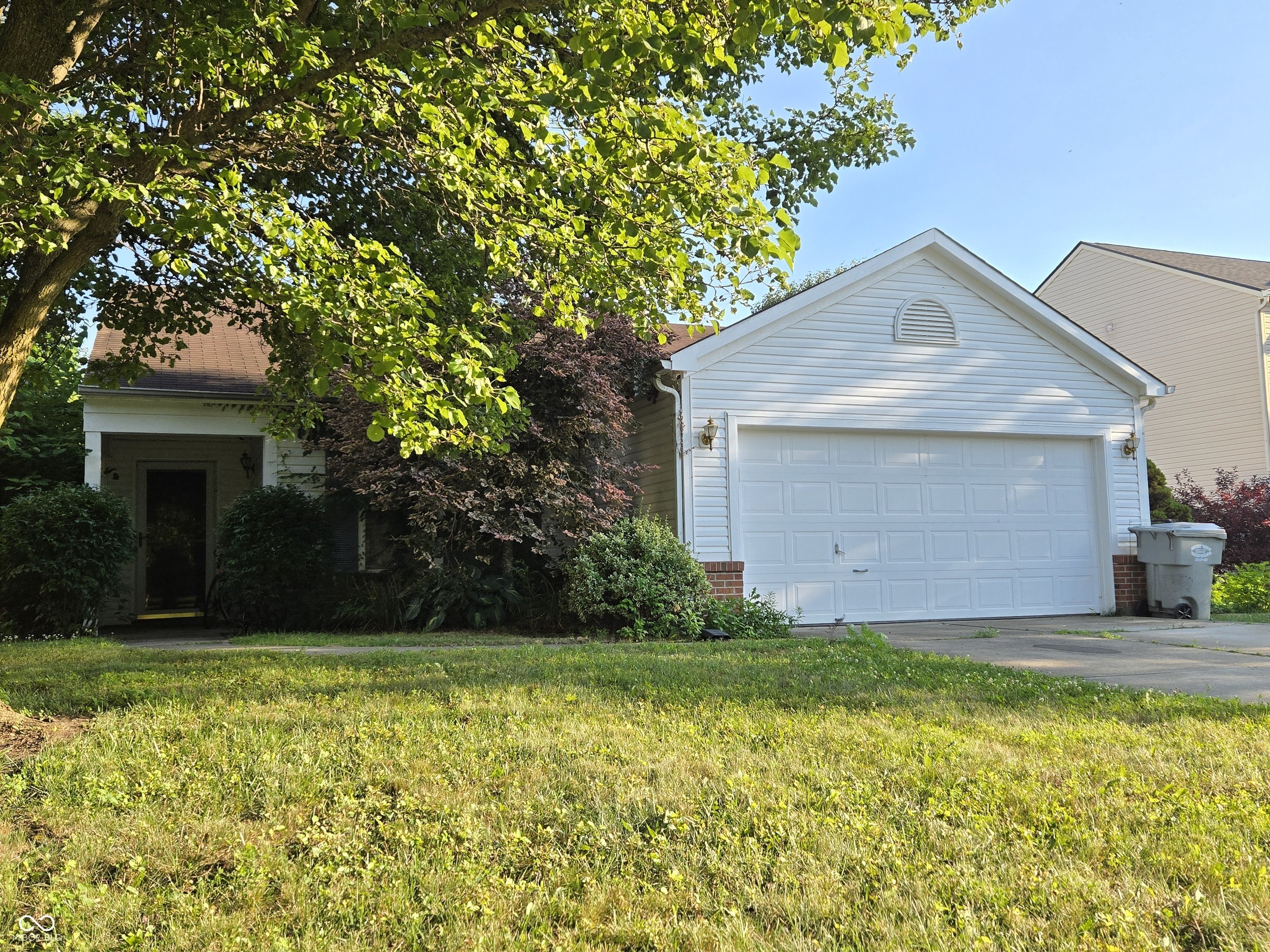 4293 Blue Spruce Court  Greenwood IN 46143 photo