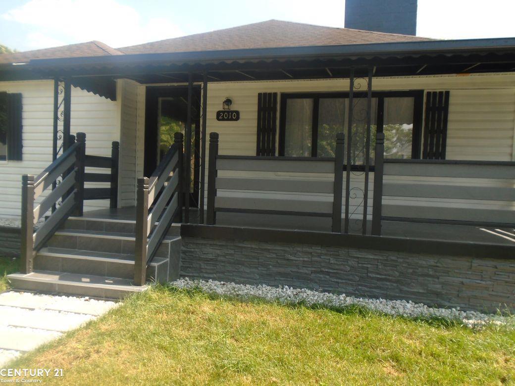 Property Photo: 2010 Kalama Avenue MI 48067