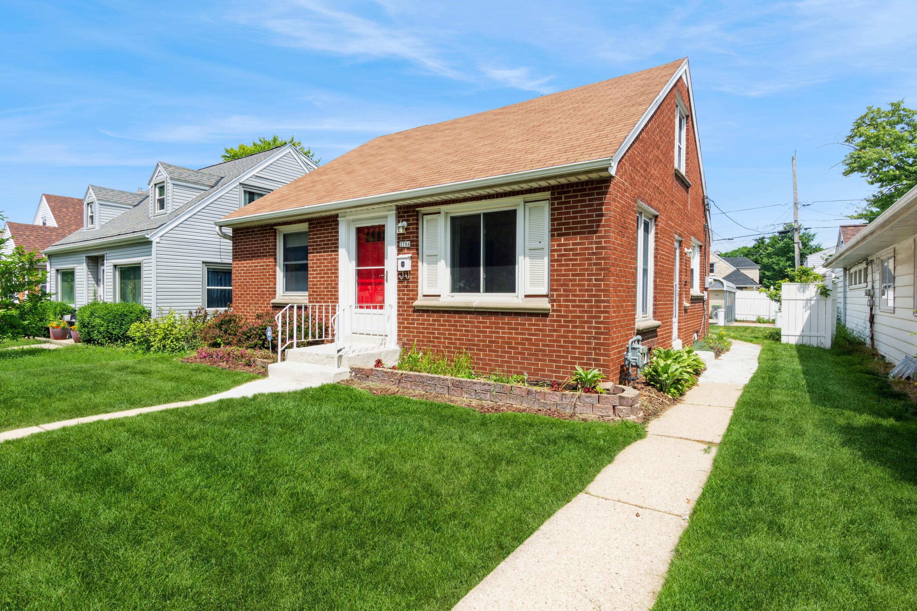 Property Photo: 3706 N 58th Blvd WI 53216