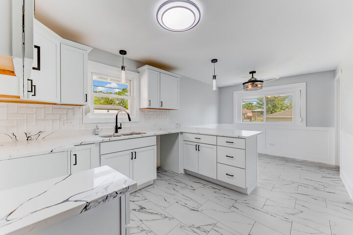 Property Photo:  422 W 98th Place  IL 60628 