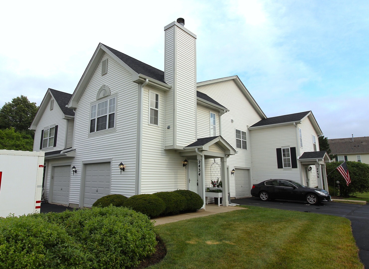 Property Photo: 2434 Dickens Drive 2434 IL 60503