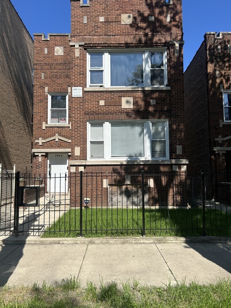 Property Photo:  7931 S Paulina Street 1  IL 60620 