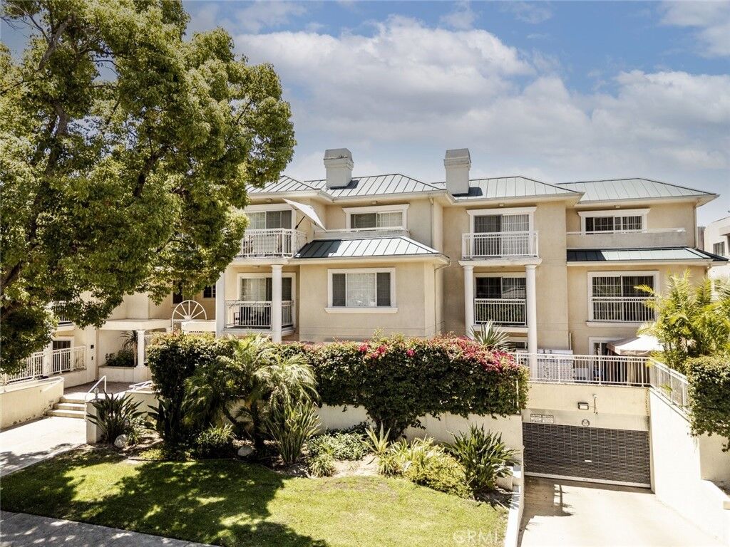 Property Photo:  530 W Stocker Street 205  CA 91202 