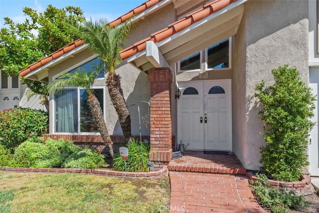 Property Photo:  24682 Via Tequila  CA 92630 