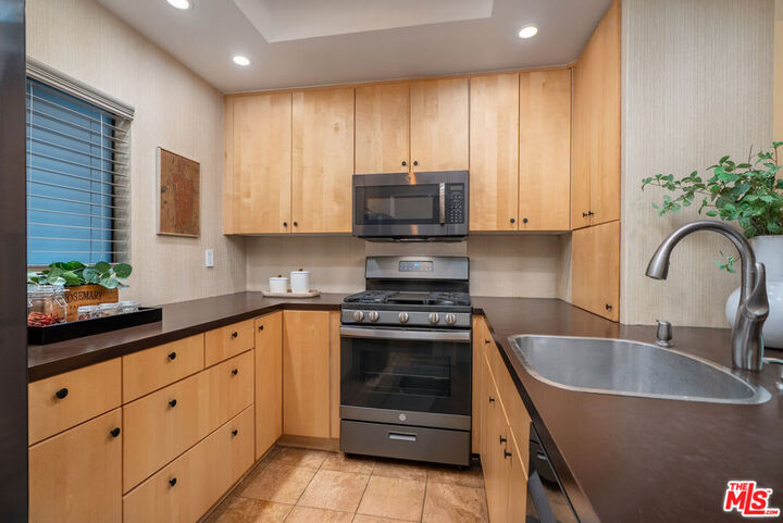 Property Photo:  3480 Barham Boulevard 218  CA 90068 