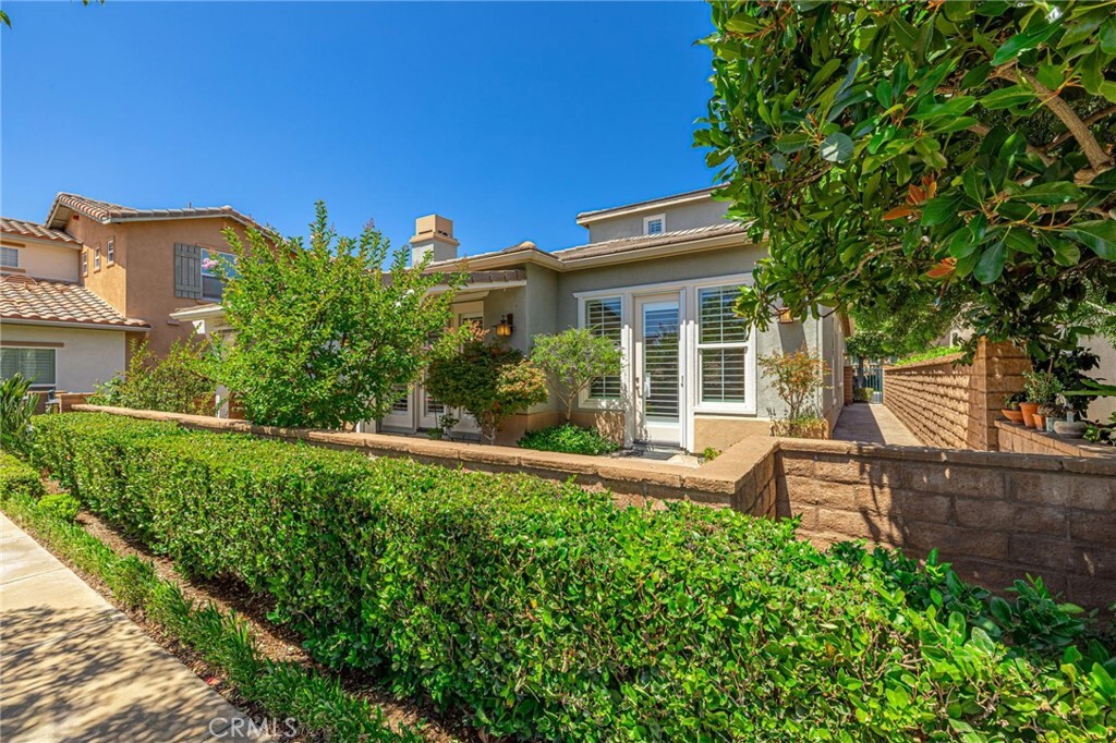 Property Photo: 23785 Western Cedar Court CA 91354