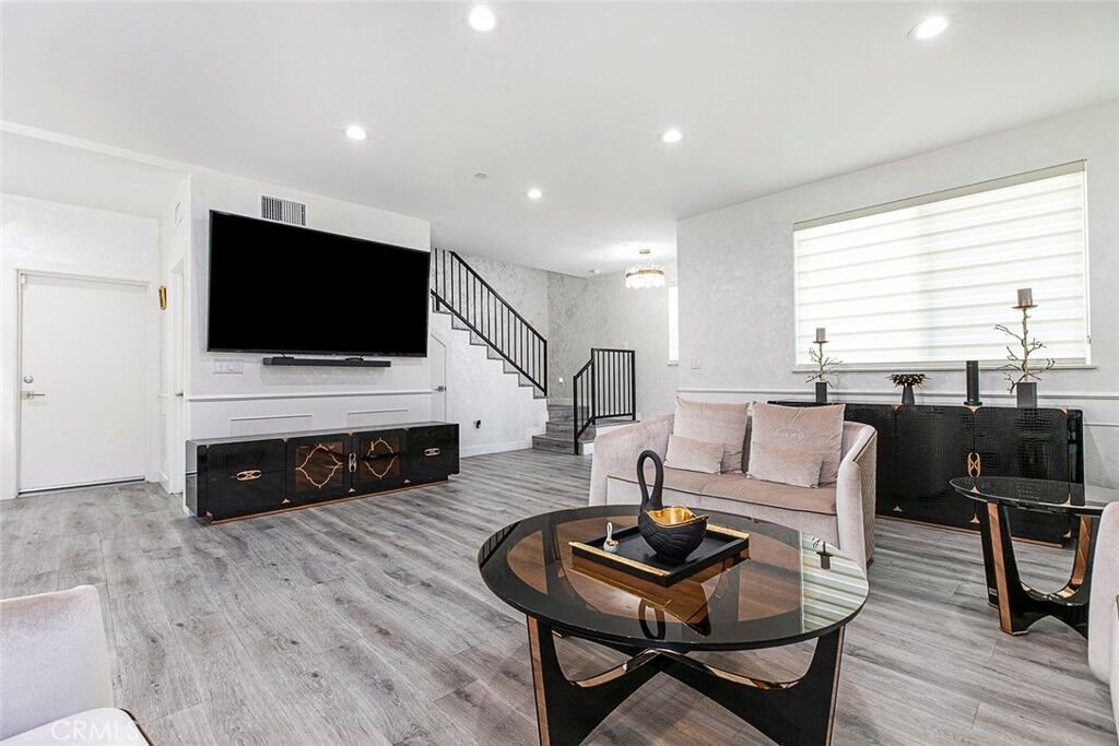 Property Photo:  9124 N Nilo Lane  CA 91402 