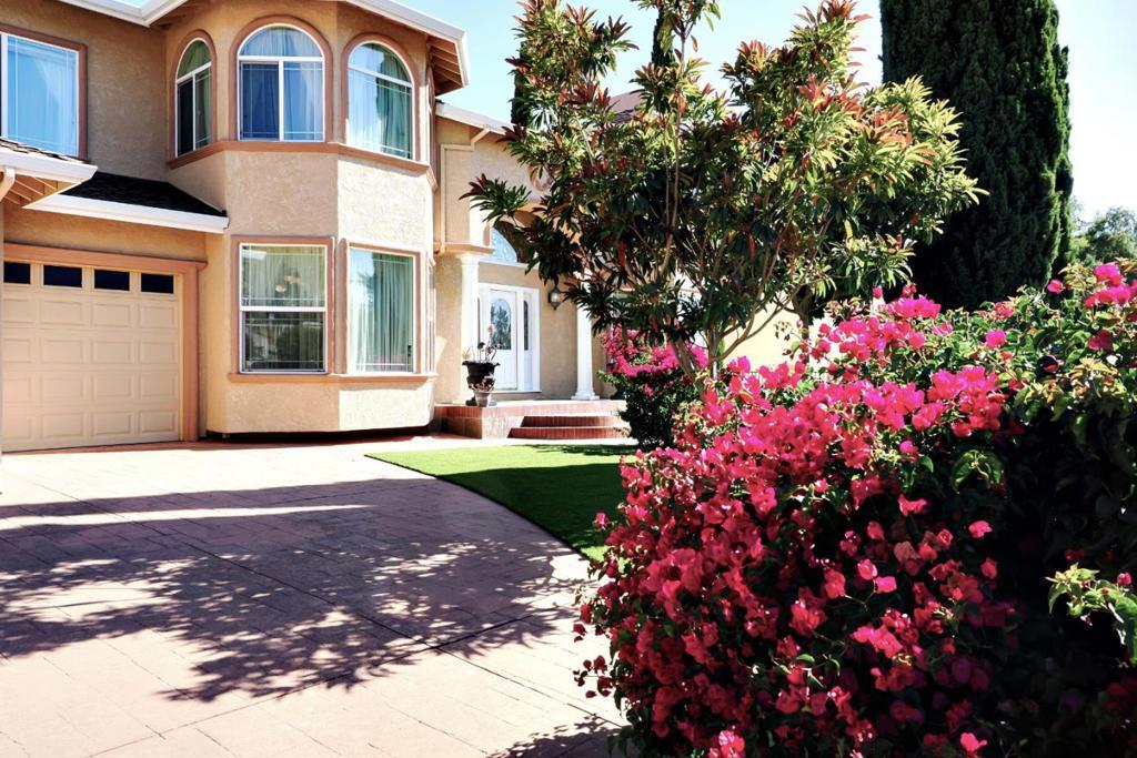 11080 Canyon Drive  San Jose CA 95127 photo