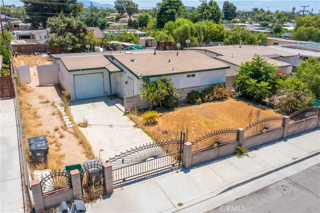 Property Photo: 13376 Barbara Street CA 92553