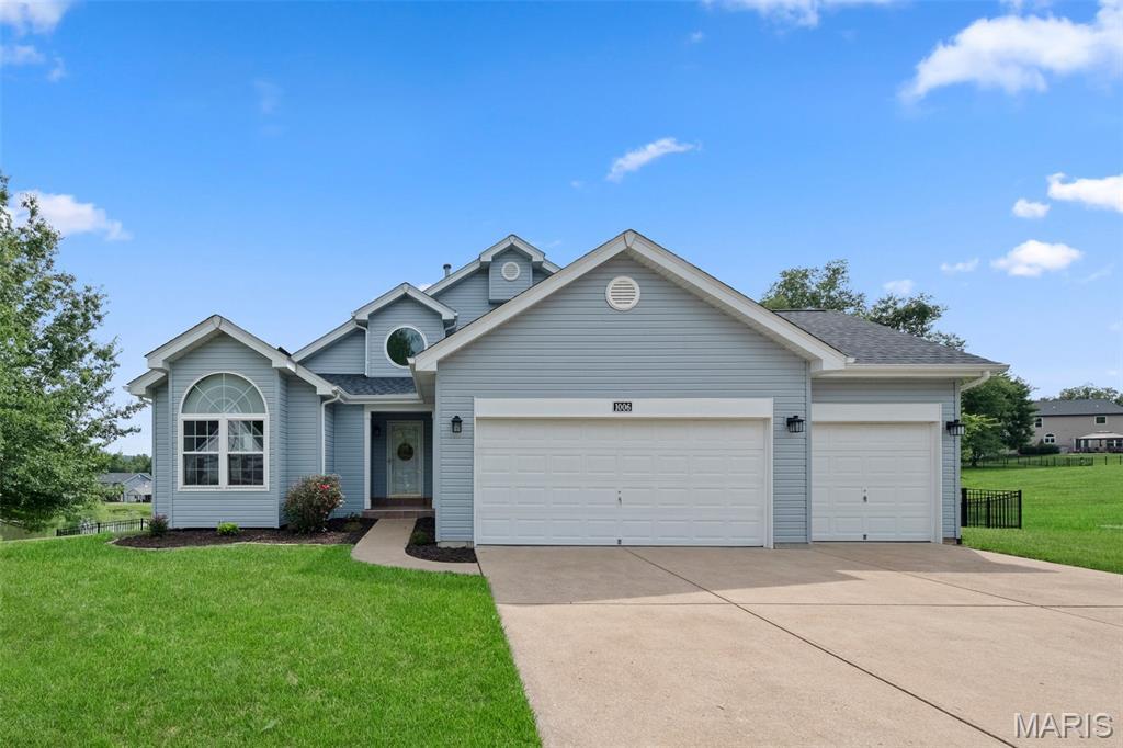 Property Photo: 1006 Silver Lake Ridge Drive MO 63069