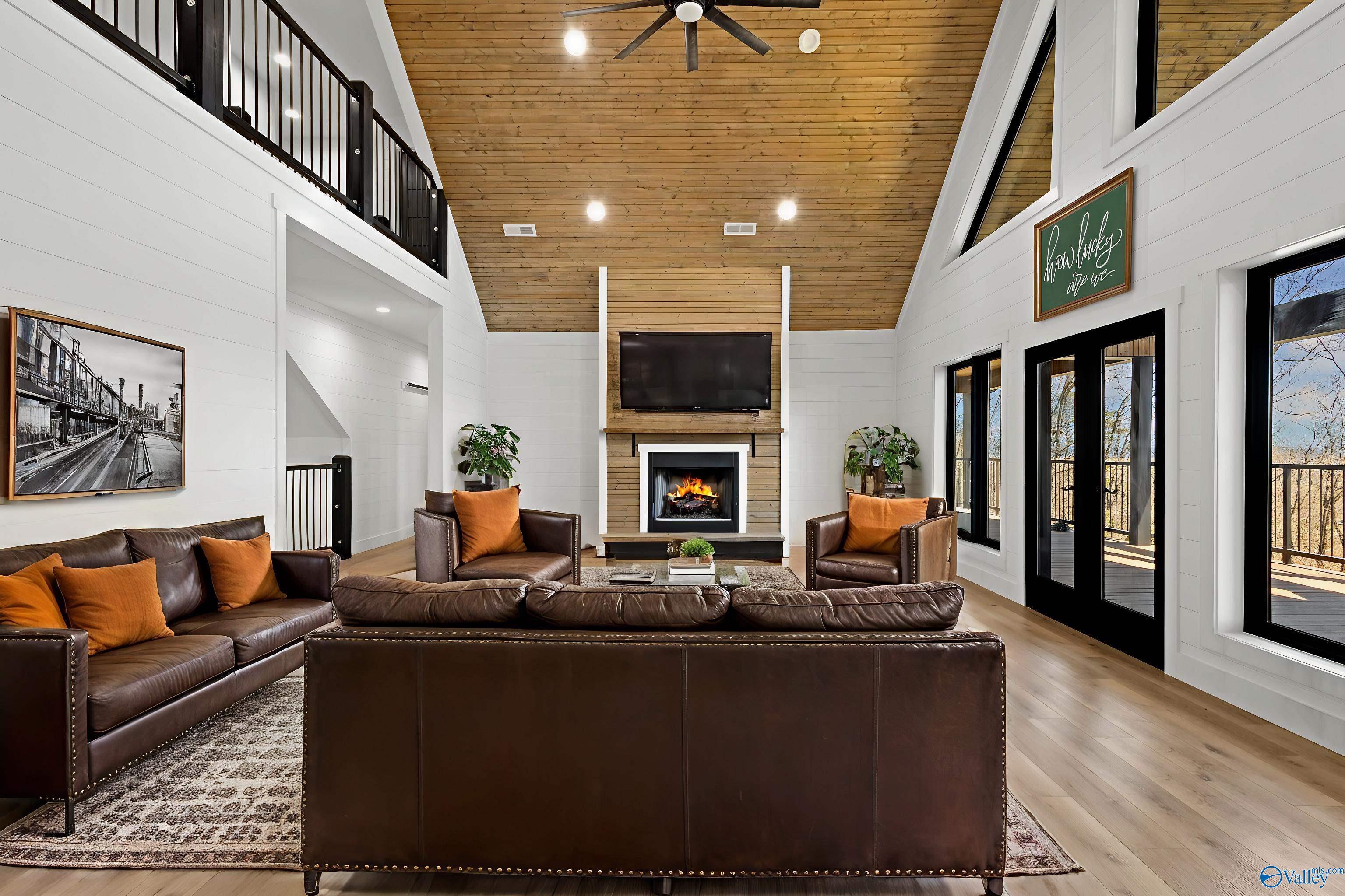 Property Photo: 1589 County Road 4 AL 35962
