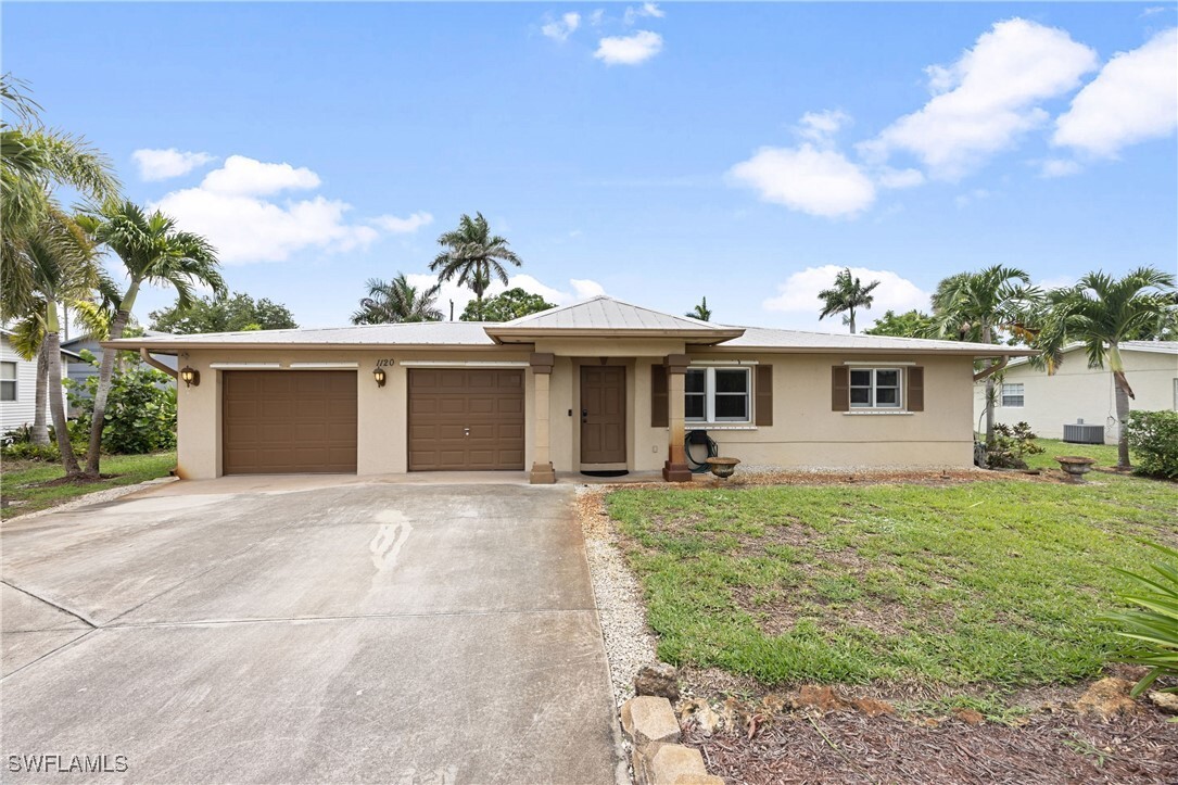 Property Photo: 1120 Ridge Street FL 34103