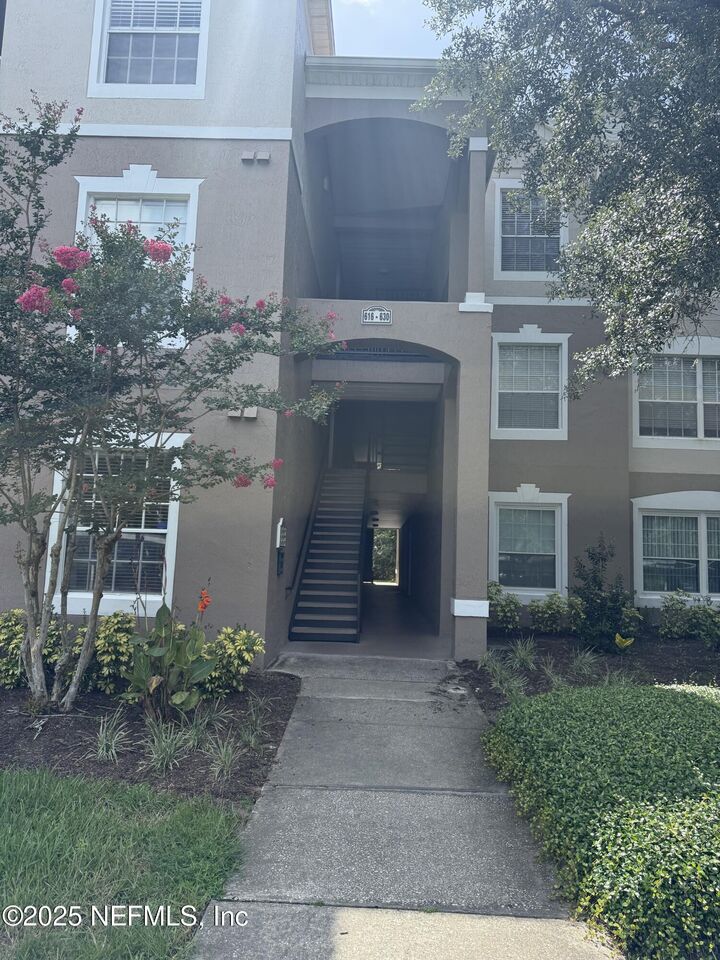 Property Photo:  10550 Baymeadows Road 628  FL 32256 