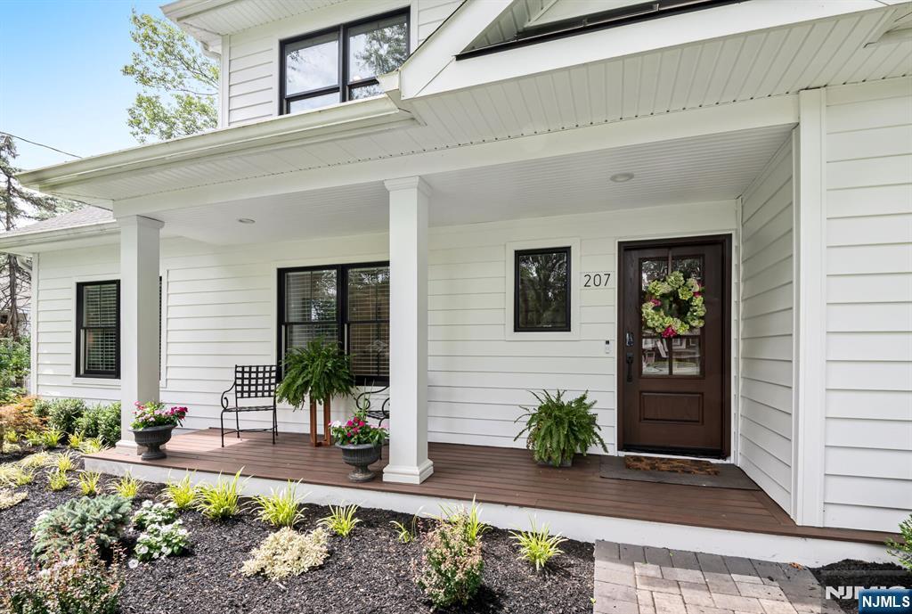 Property Photo:  207 Henry Place  NJ 07481 