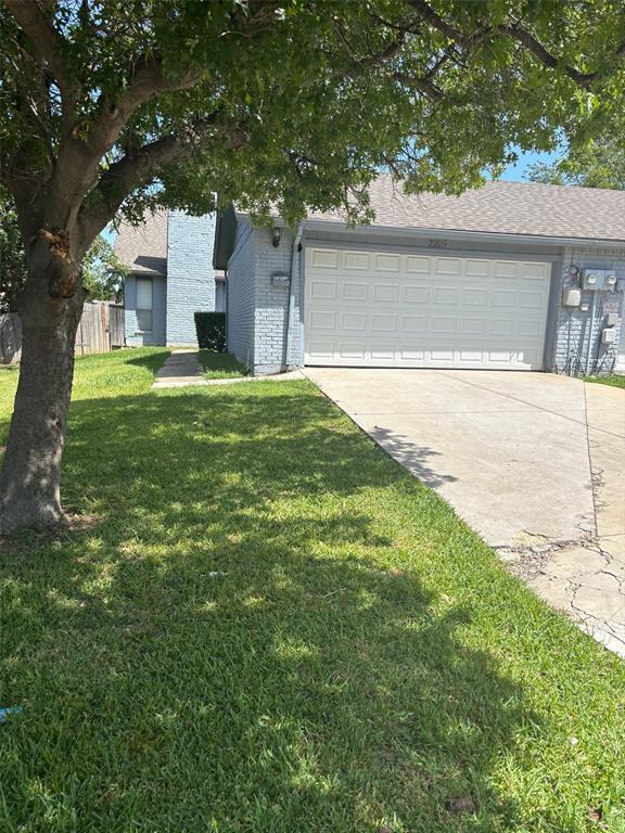 Property Photo:  2205 Heritage Circle  TX 75006 