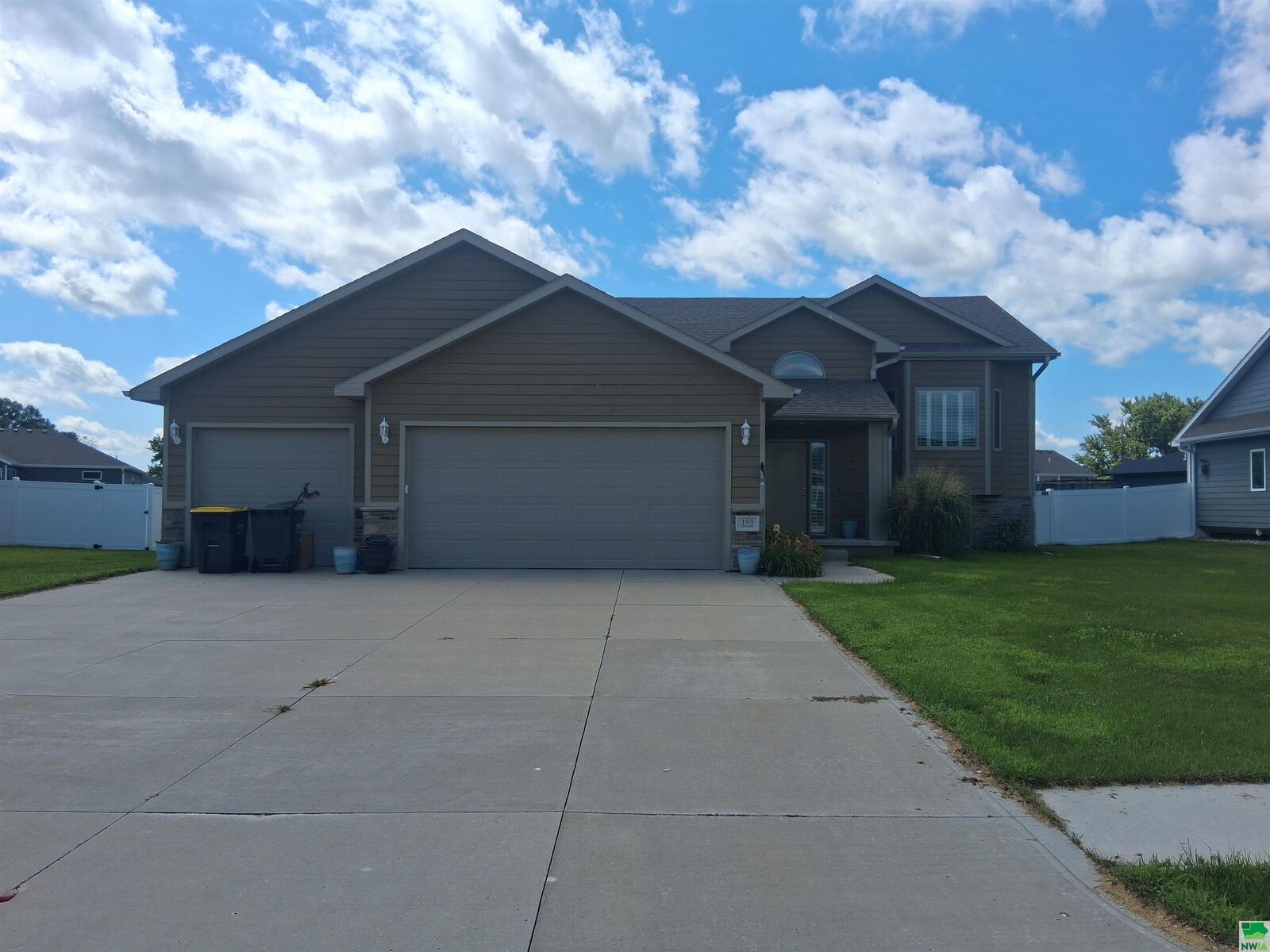 Property Photo: 193 N Churchill Circle SD 57049