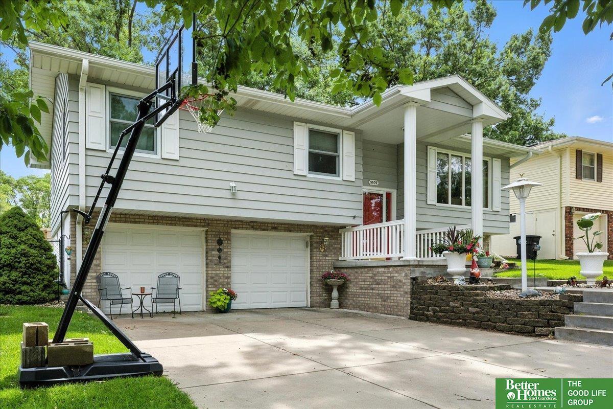 Property Photo: 5509 S 91 Street NE 68127