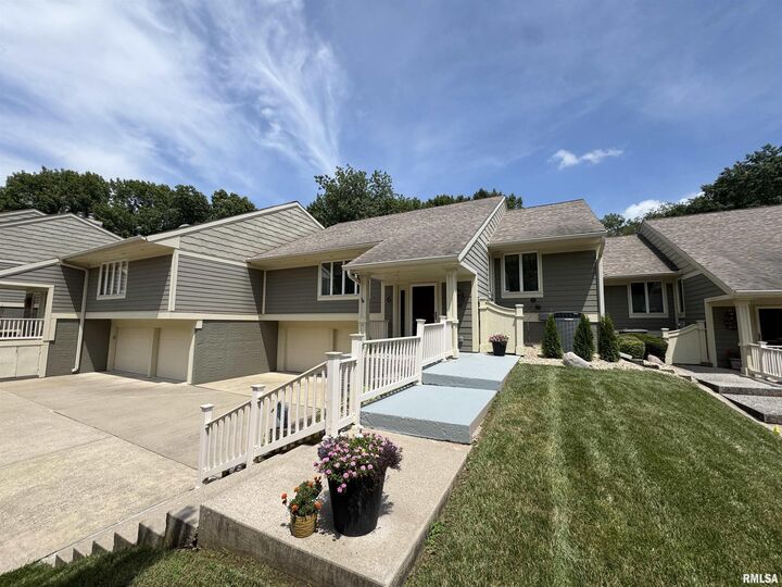 Property Photo: 6 Ottawa Trail IL 61401