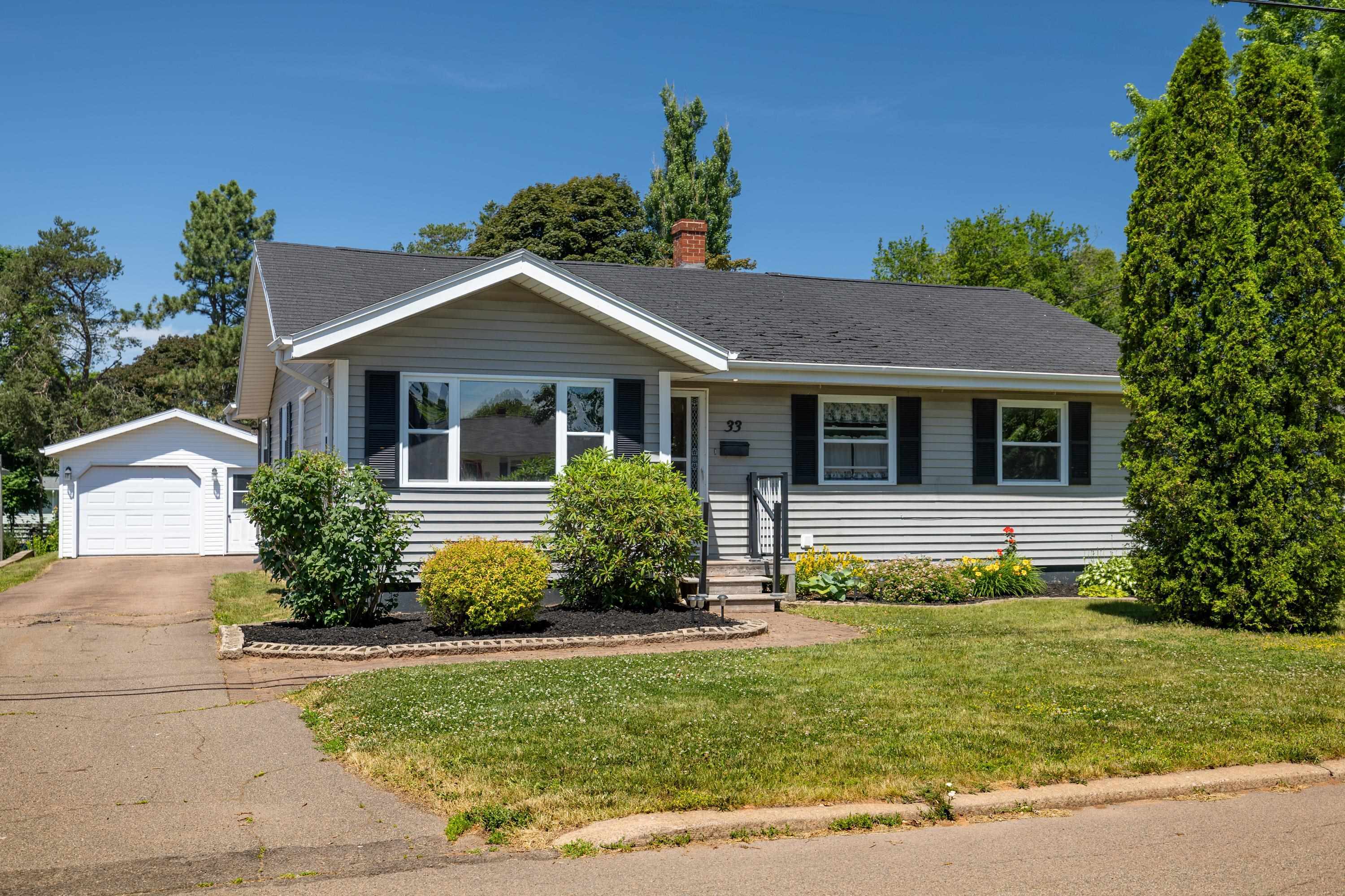 Property Photo: 33 Westview Drive PE C1A 3A4