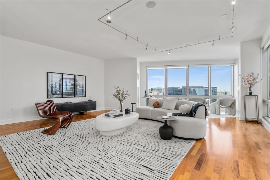 Property Photo: 500 Atlantic Ave 18P MA 02210
