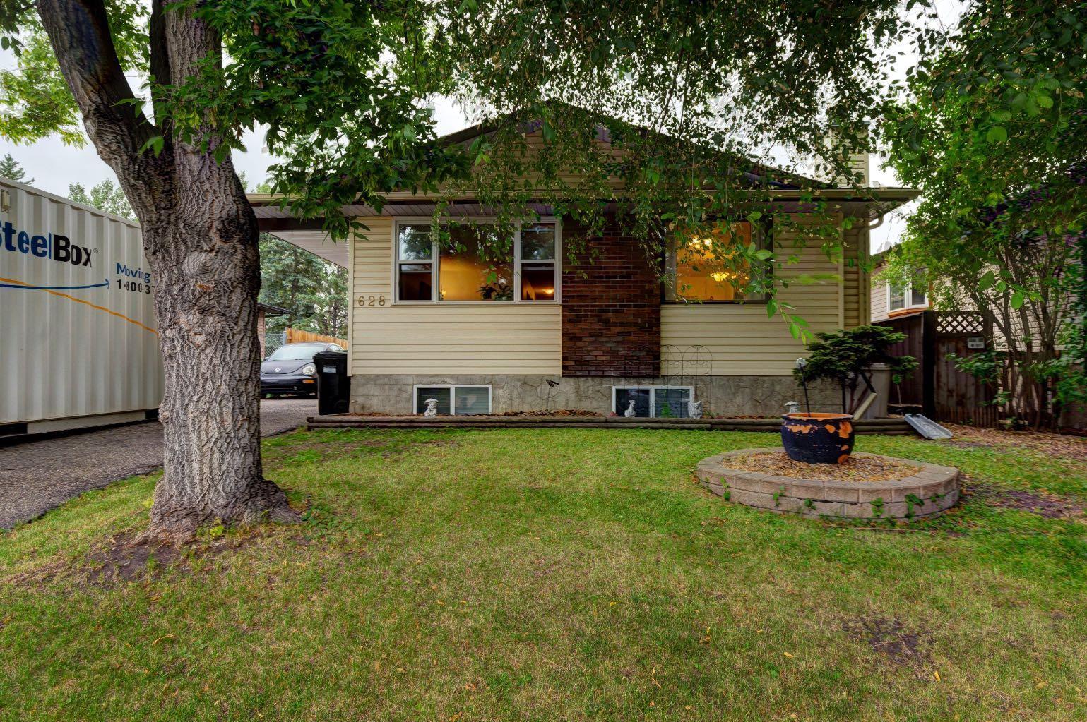 Property Photo:  628 Cantrell Drive SW  AB T2W 1W7 