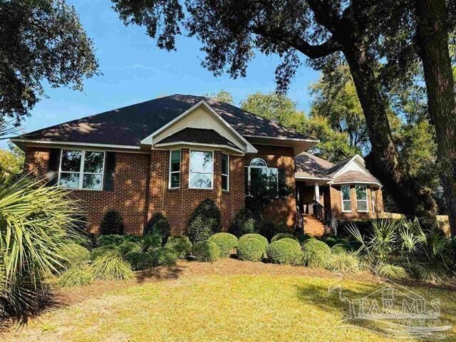 Property Photo: 4700 Bohemia Dr FL 32504