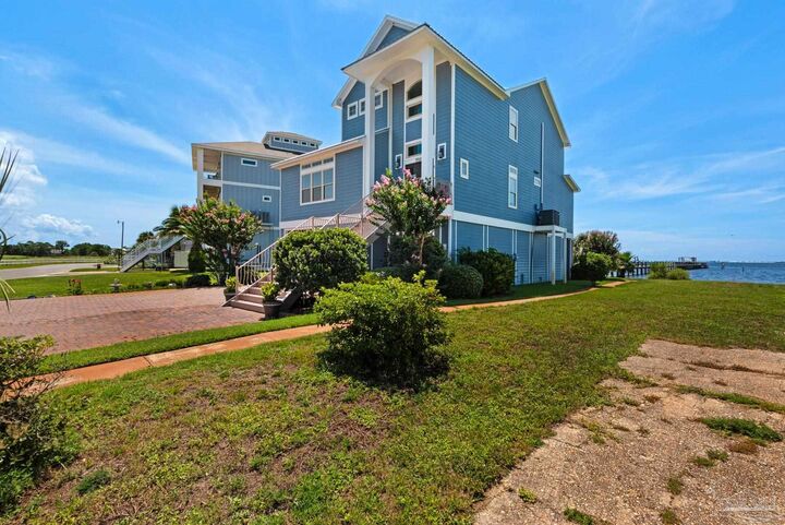 Property Photo:  3569 Laguna Ct  FL 32563 