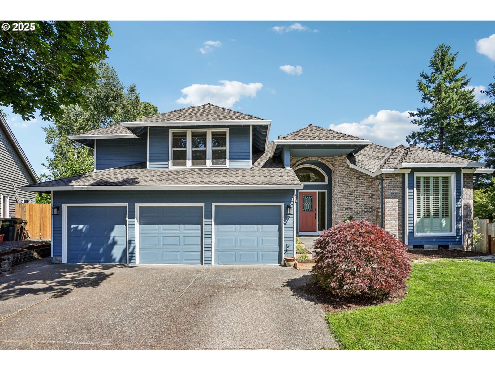 Property Photo: 9341 NW Fox Hollow Ct OR 97229