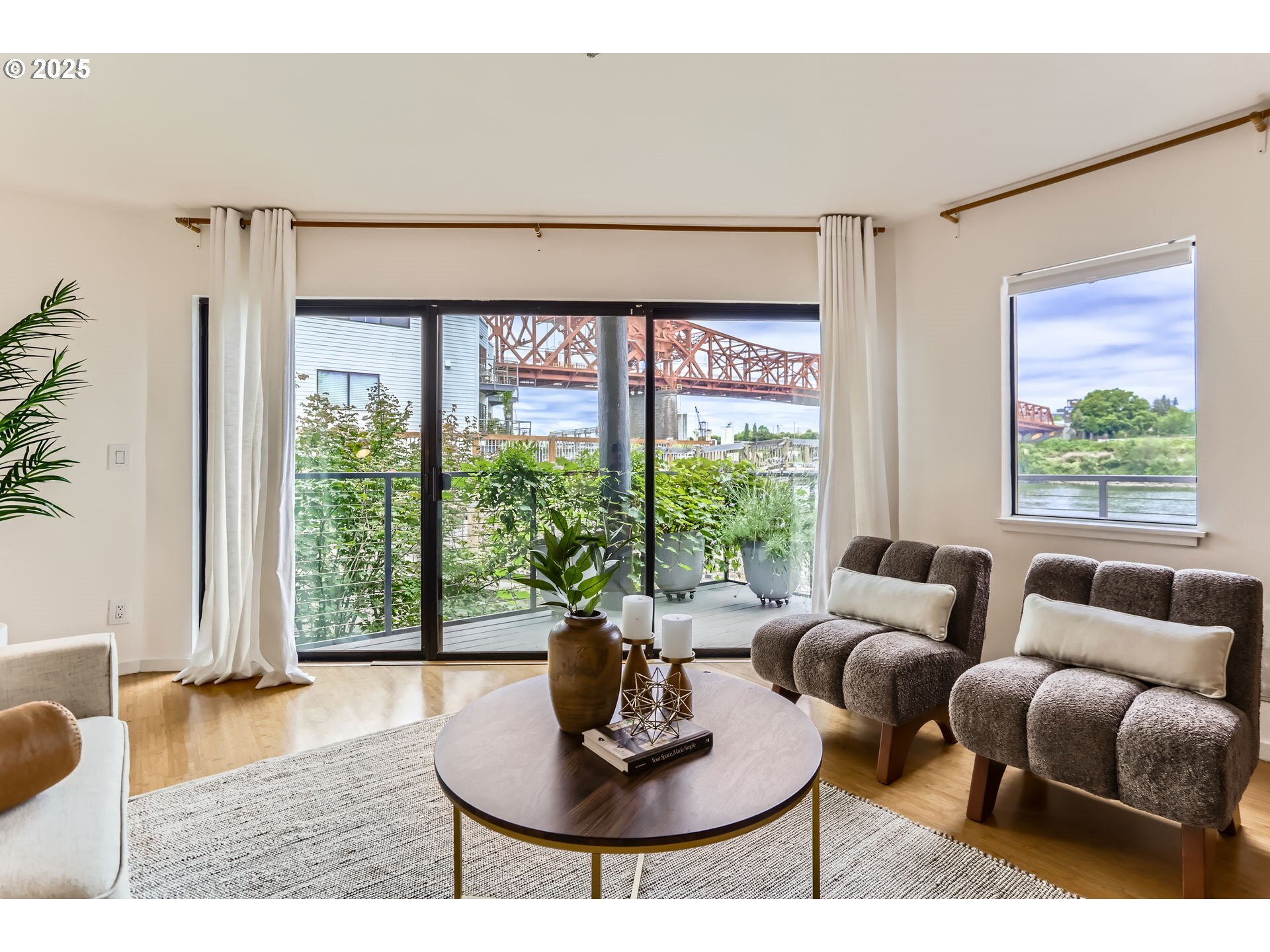 Property Photo: 930 NW Naito Pkwy K2 OR 97209