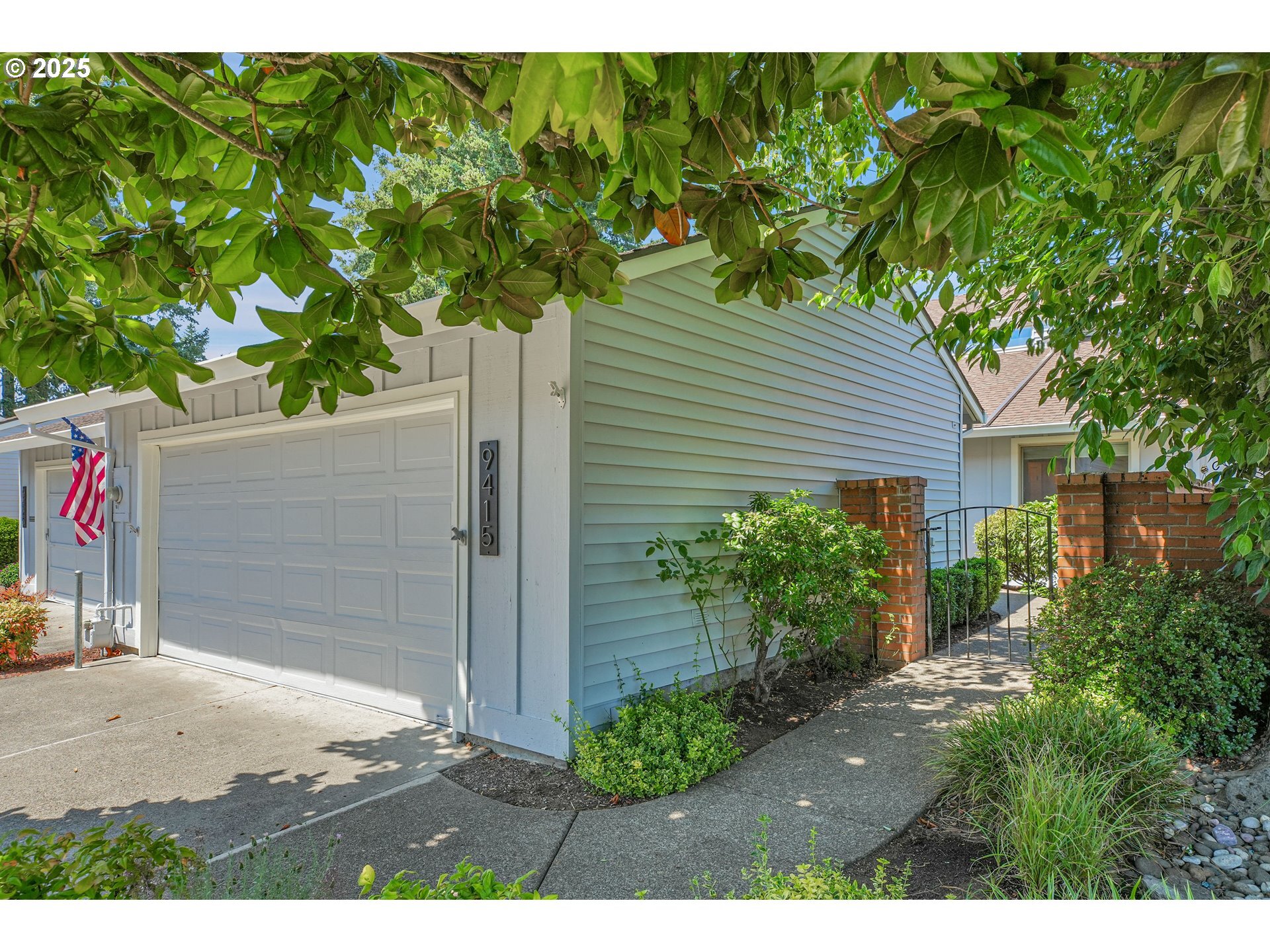 Property Photo:  9415 SW Brentwood Pl  OR 97224 