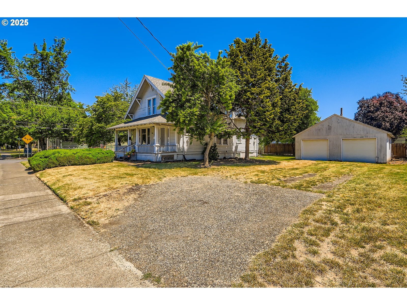 Property Photo: 4008 SE 76th Ave OR 97206