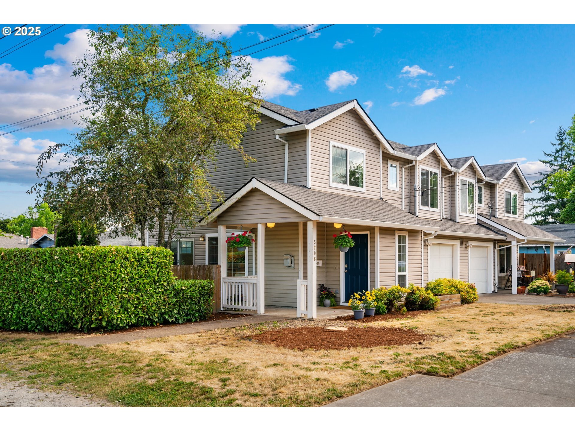 Property Photo: 5206 NE Cesar E Chavez Blvd OR 97211