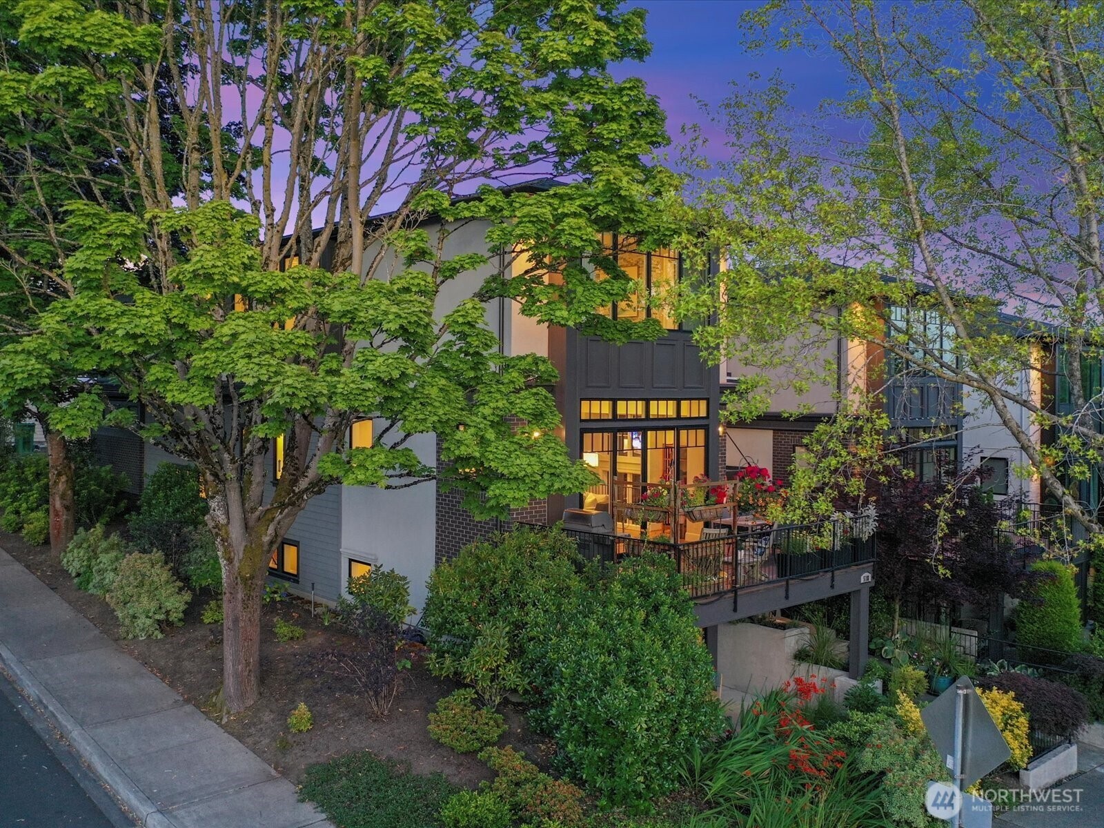 Property Photo: 518 Market Street WA 98033