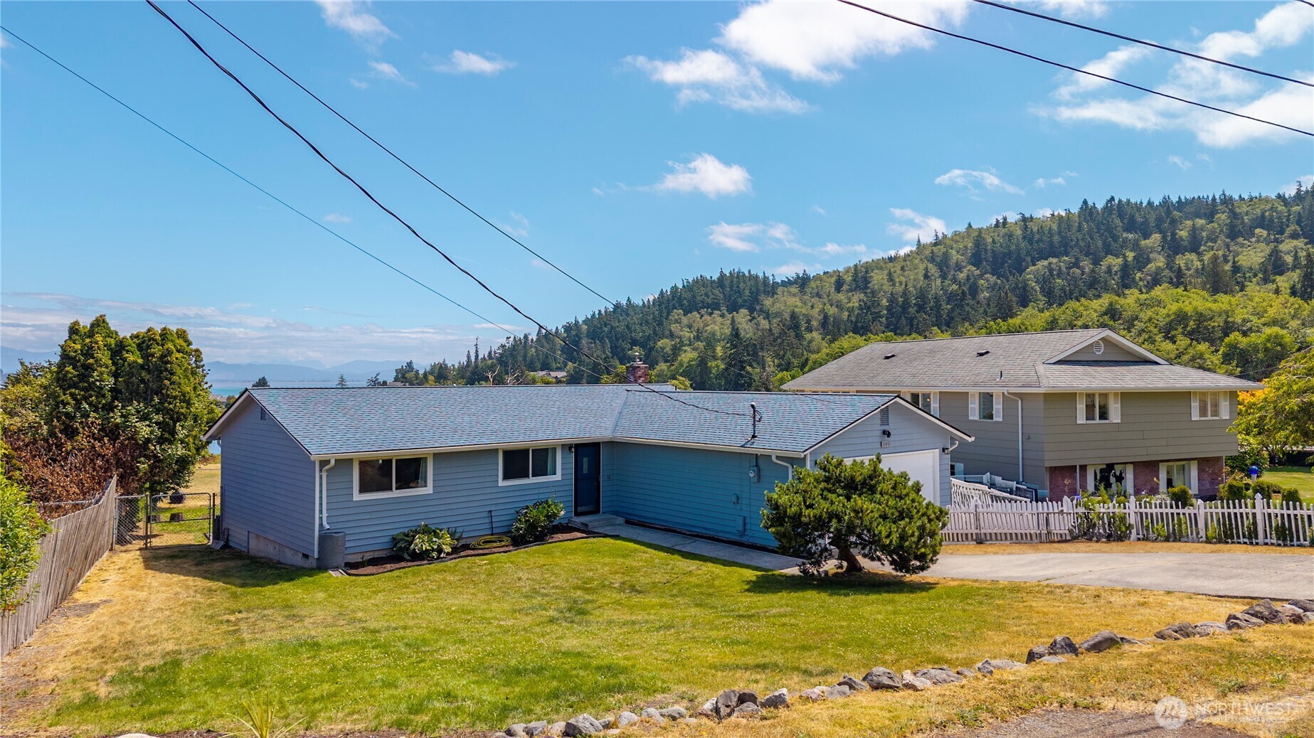 Property Photo: 699 Maplewood Loop WA 98277