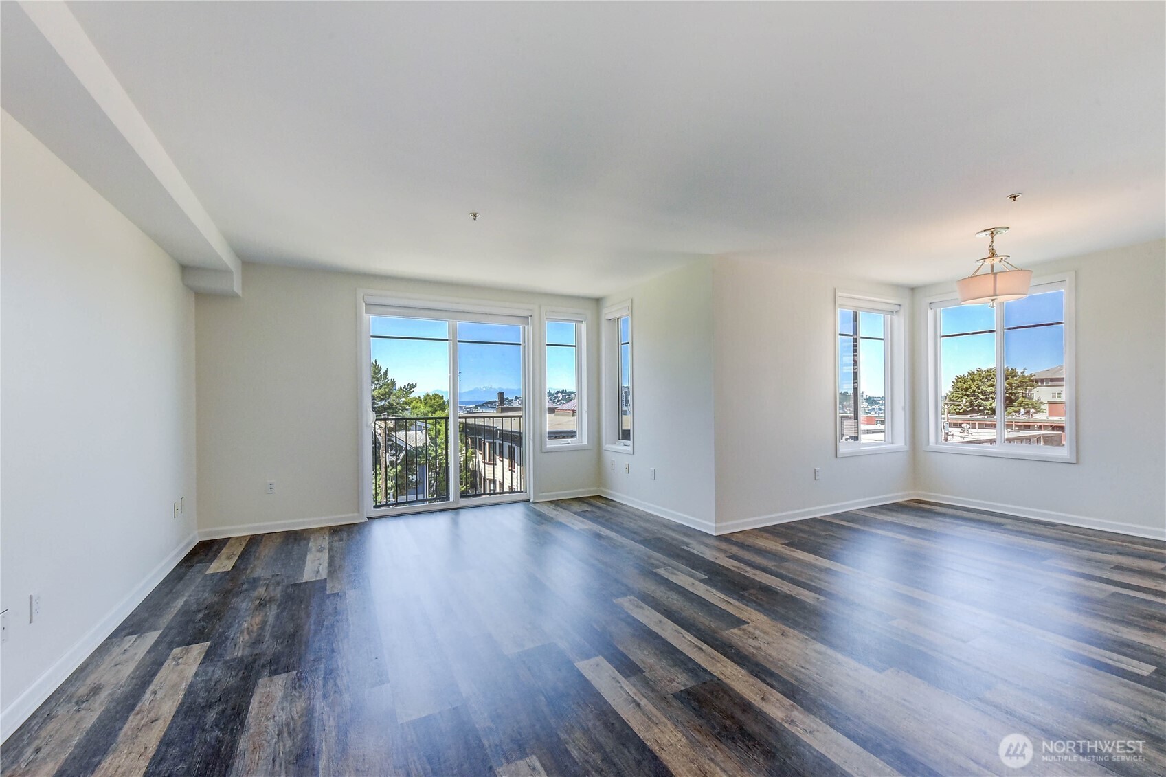 Property Photo:  124  Bellevue Avenue E 505  WA 98102 