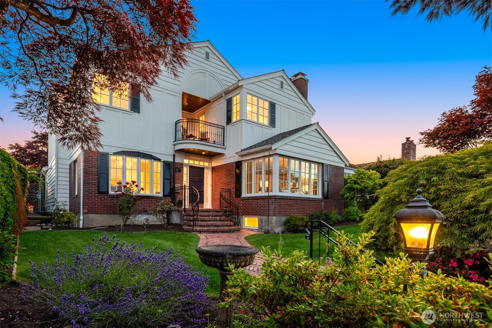 1915  35th Avenue W  Seattle WA 98199 photo