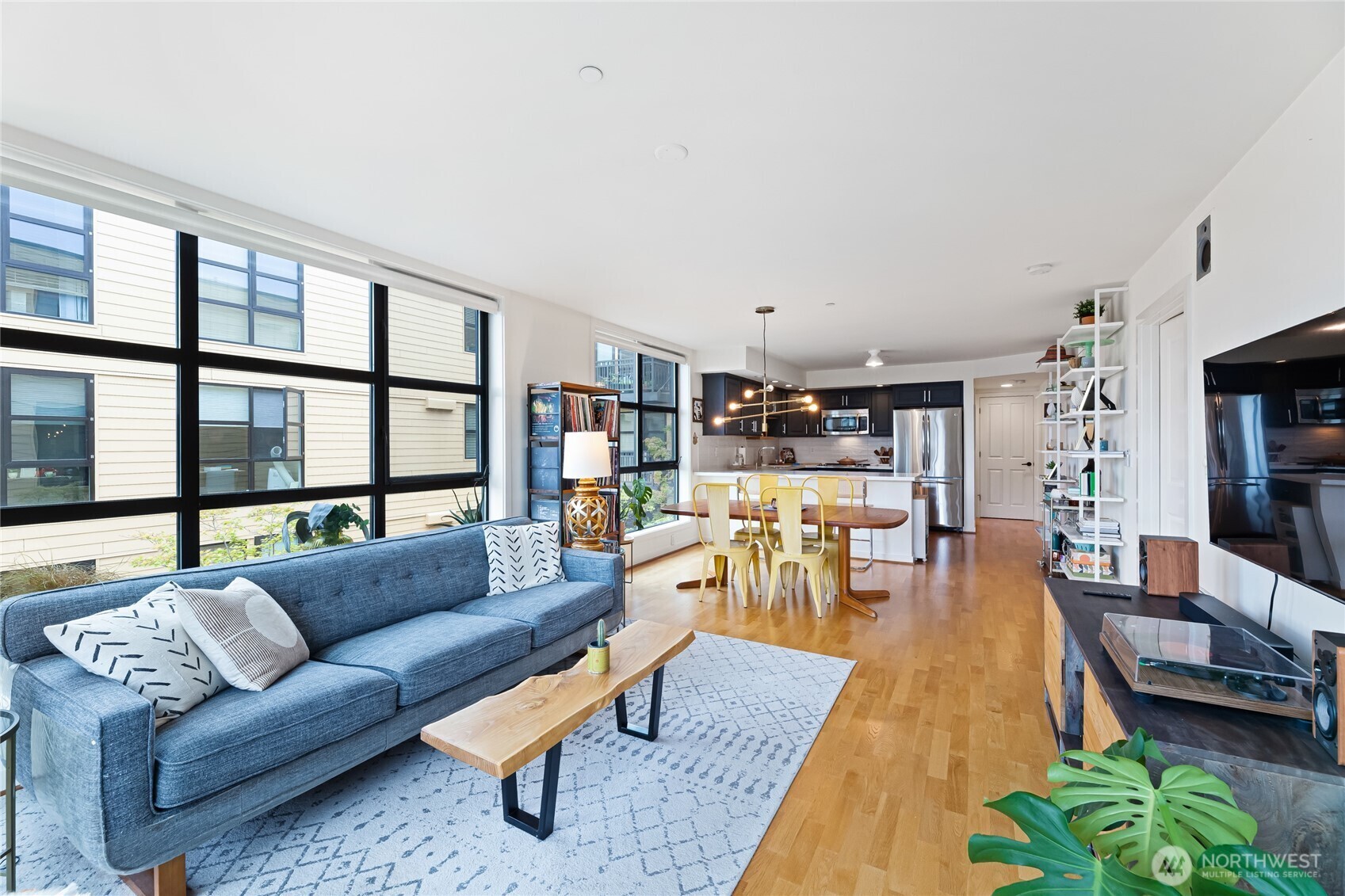 Property Photo: 4116 California Avenue SW 309 WA 98116