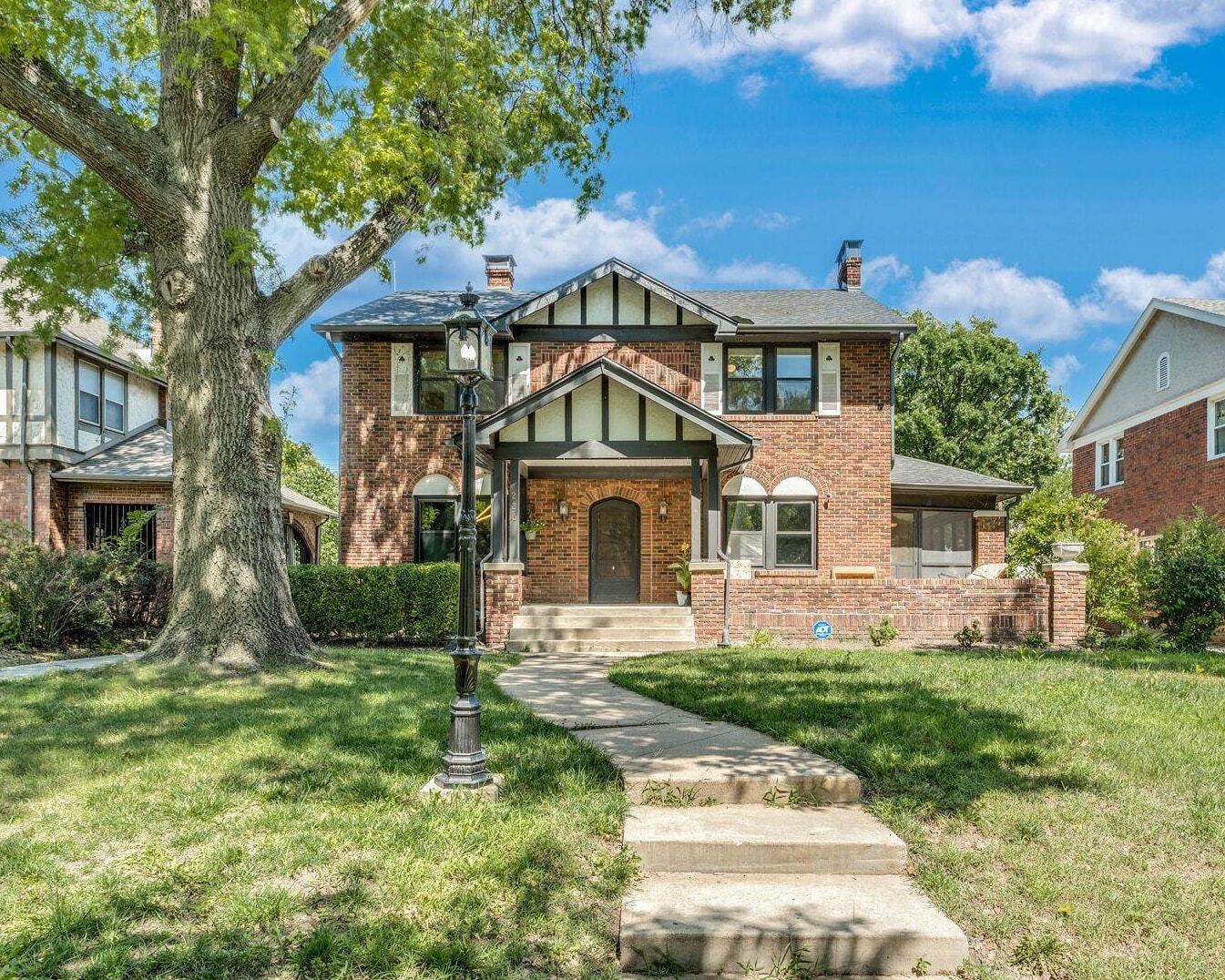 Property Photo: 230 N Pershing St KS 67208