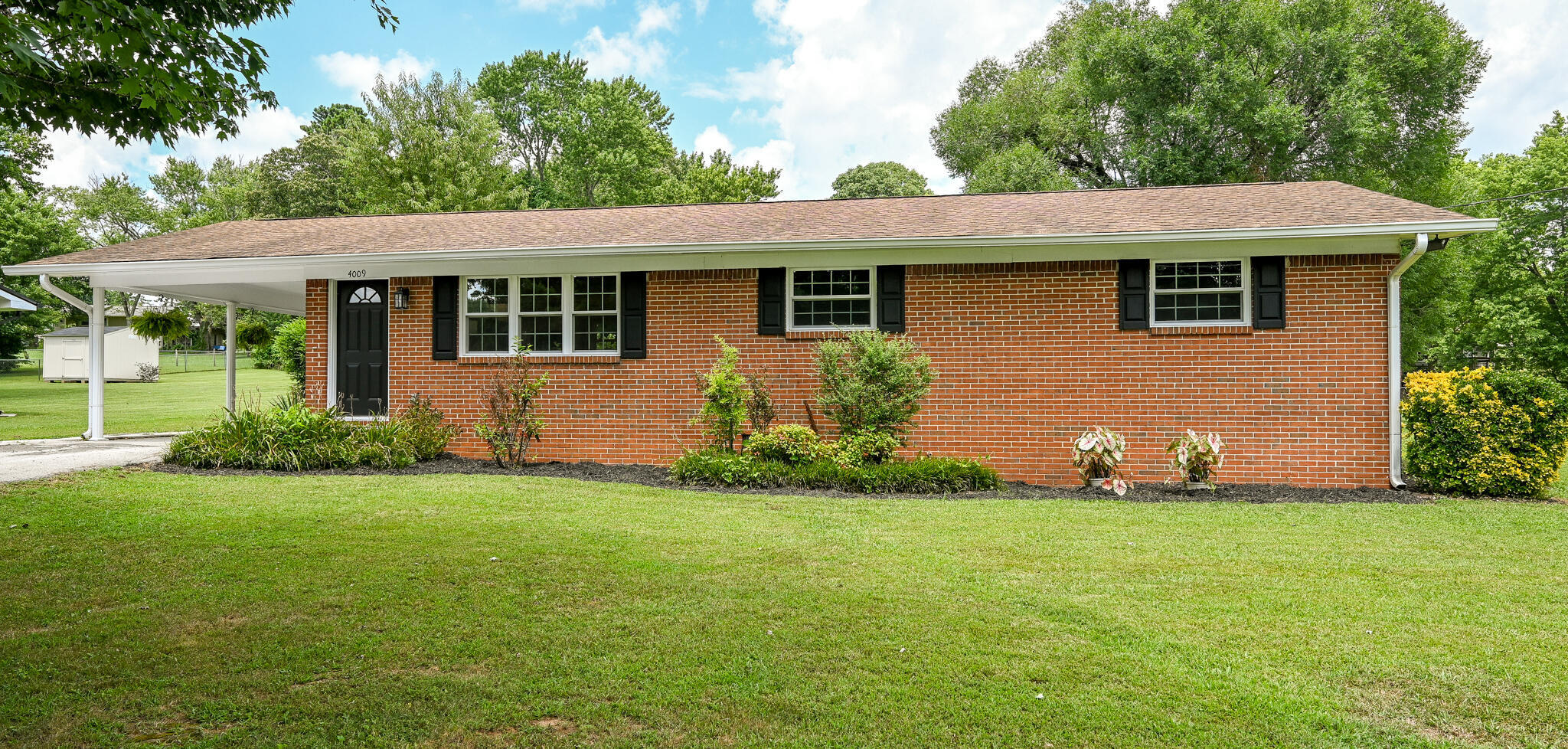 Property Photo: 4009 Sycamore Drive NW TN 37312