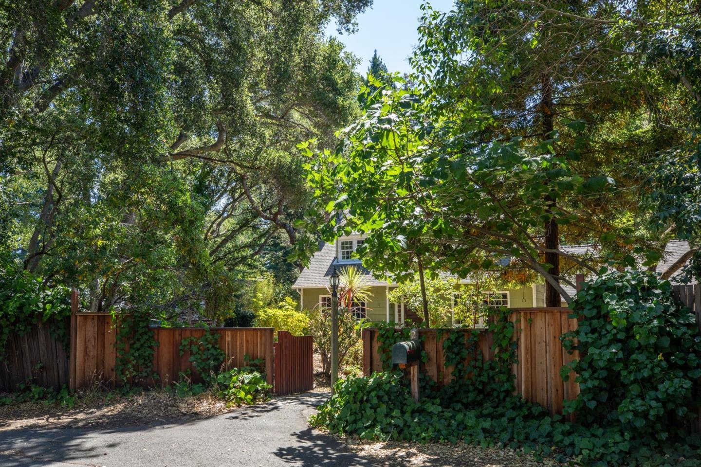 2 Bassett Lane  Atherton CA 94027 photo