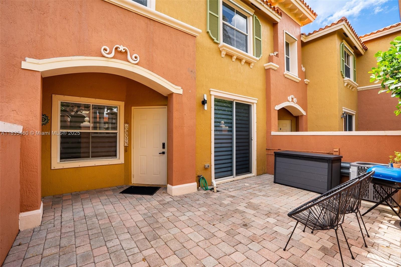 Property Photo: 724 SW 106th Ave 2010 FL 33025