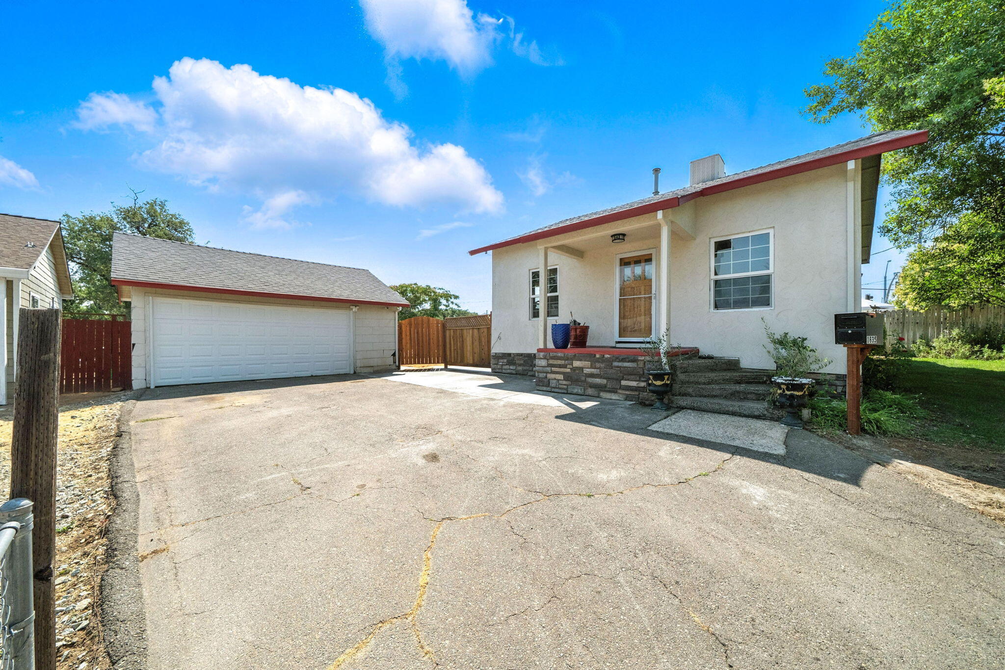 1635 Pleasant Street  Redding CA 96001 photo