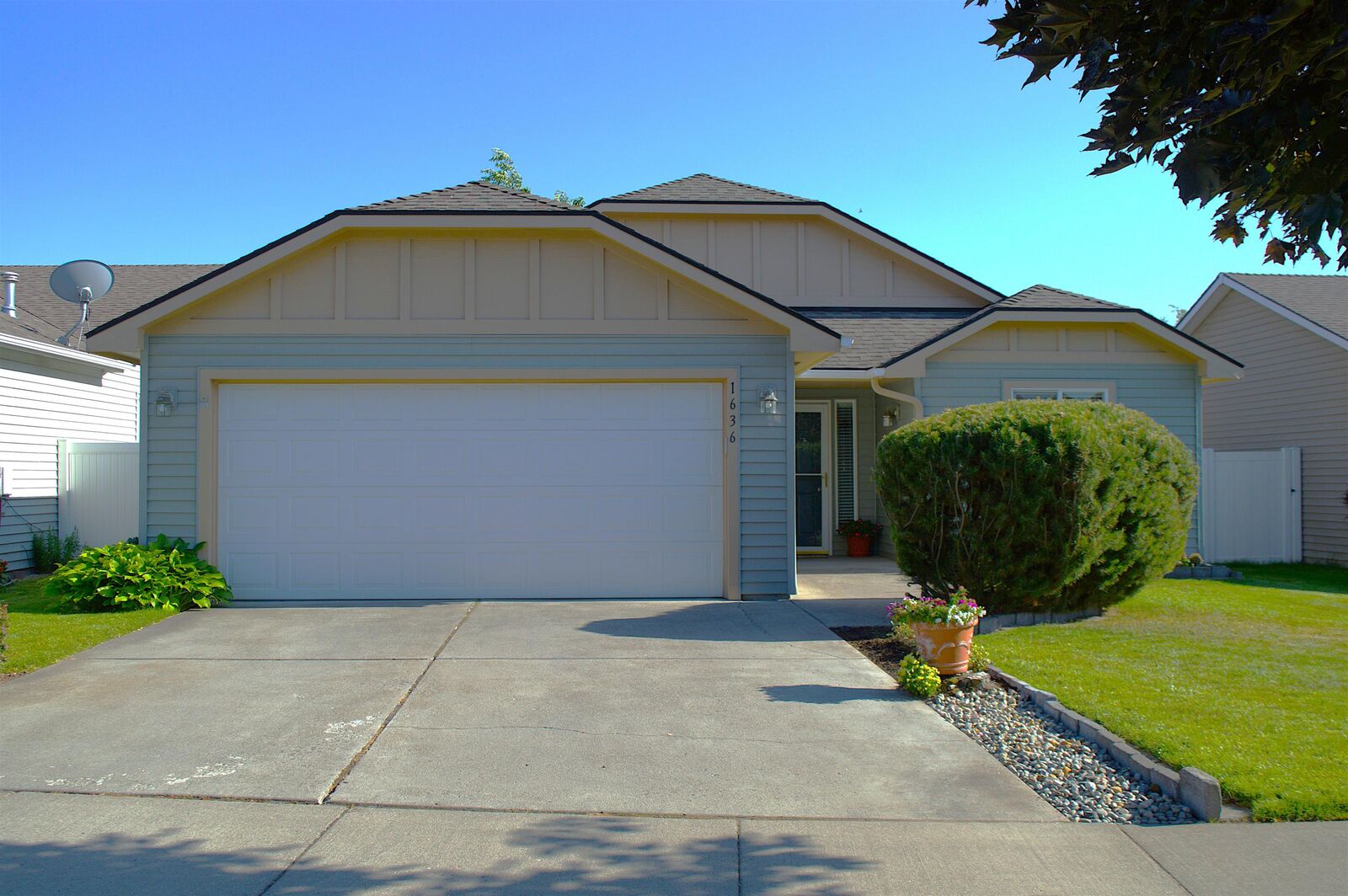 Property Photo: 1636 E Vanetta Ln WA 99217
