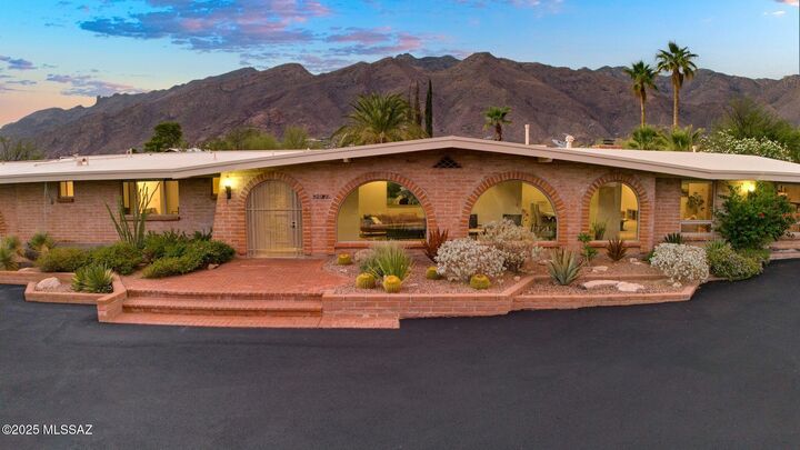 6151 N Placita Arco  Tucson AZ 85718 photo